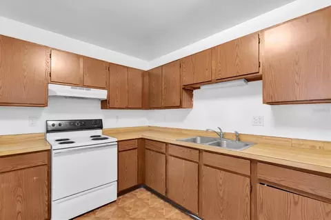 Kitchen - 373 5th St NW, Largo, FL 33770 photo 2 of 10