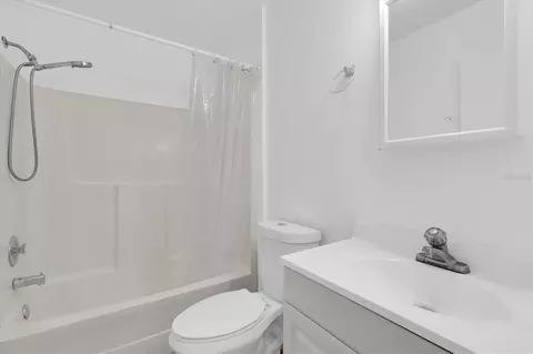 Bath - 373 5th St NW, Largo, FL 33770 photo 1 of 8