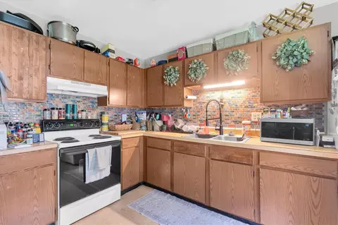 Kitchen - 373 5th St NW, Largo, FL 33770 photo 10 of 10