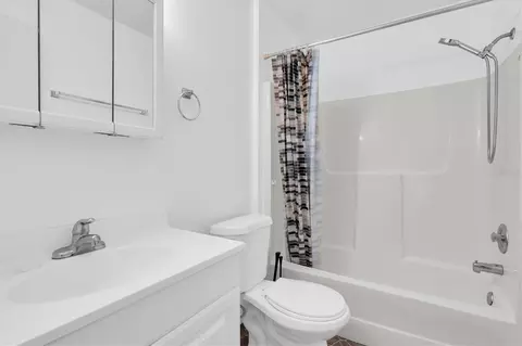Bath - 373 5th St NW, Largo, FL 33770 photo 6 of 8
