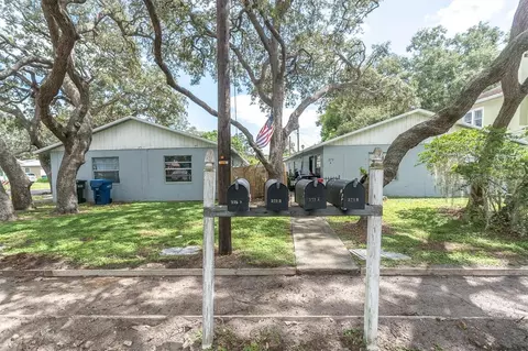 Exterior - 373 5th St NW, Largo, FL 33770 photo 1 of 8