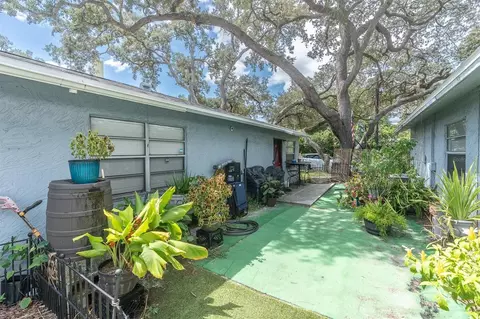 Exterior - 373 5th St NW, Largo, FL 33770 photo 5 of 8