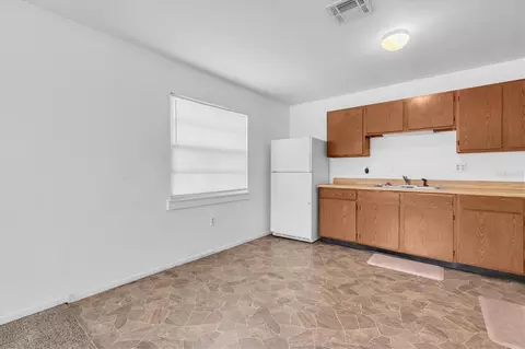 Kitchen - 373 5th St NW, Largo, FL 33770 photo 7 of 10