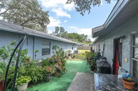 Exterior - 373 5th St NW, Largo, FL 33770 photo 6 of 8