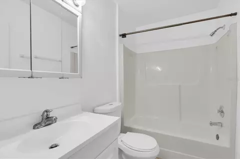 Bath - 373 5th St NW, Largo, FL 33770 photo 4 of 8