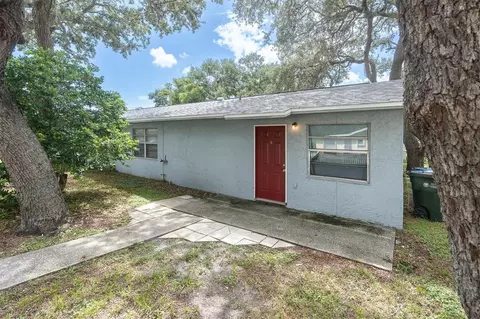 Exterior - 373 5th St NW, Largo, FL 33770 photo 4 of 8