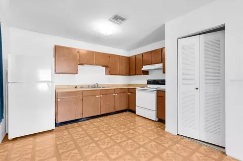 Kitchen - 373 5th St NW, Largo, FL 33770 photo 3 of 10