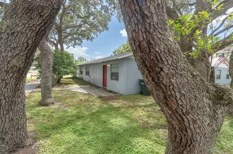 Exterior - 373 5th St NW, Largo, FL 33770 photo 3 of 8