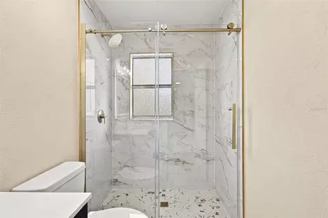 Bath - 9007 Spring Hill Dr, Spring Hill, FL 34608 photo 4 of 7