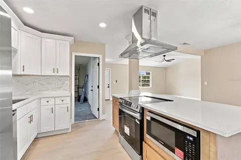 Kitchen - 9007 Spring Hill Dr, Spring Hill, FL 34608 photo 2 of 4