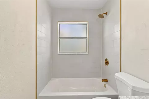 Bath - 9007 Spring Hill Dr, Spring Hill, FL 34608 photo 6 of 7