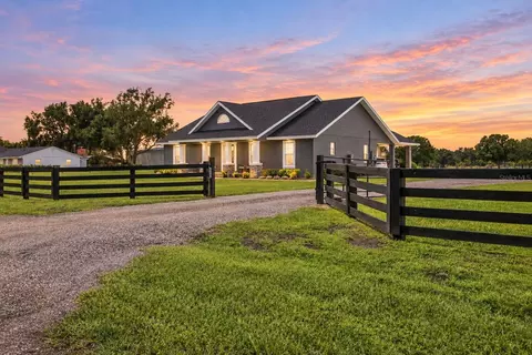 Exterior - 15607 Colding Loop, Wimauma, FL 33598 photo 14 of 15
