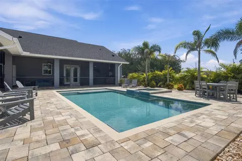 Exterior - 15607 Colding Loop, Wimauma, FL 33598 photo 9 of 15