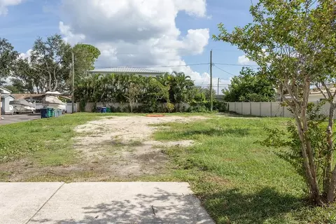 621 Hudson Ave, Tampa, FL 33606