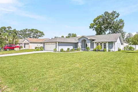 Exterior - 8185 Rhanbuoy Rd, Spring Hill, FL 34606 photo 3 of 12