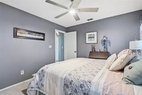 Bedroom - 8185 Rhanbuoy Rd, Spring Hill, FL 34606 photo 4 of 6