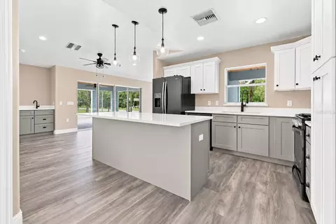 Kitchen - 2162 Preston Ave, Sebring, FL 33875 photo 3 of 5