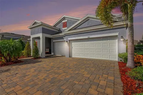 Exterior - 7612 Paradiso Dr, Apollo Beach, FL 33572 photo 2 of 10