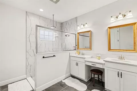 Bath - 7612 Paradiso Dr, Apollo Beach, FL 33572 photo 1 of 6