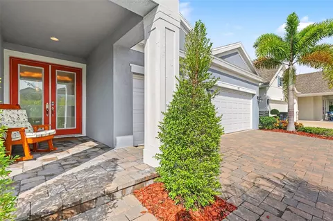 Exterior - 7612 Paradiso Dr, Apollo Beach, FL 33572 photo 3 of 10