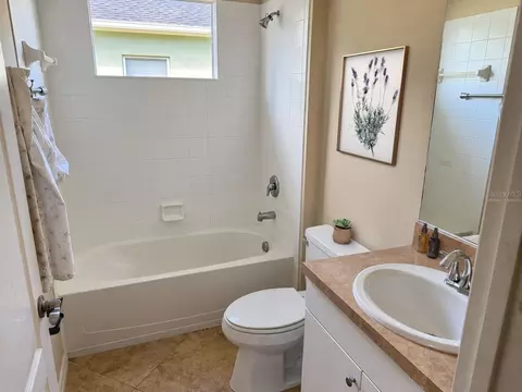 Bath - 11835 Crawford Parrish Ln, Parrish, FL 34219 photo 1 of 4