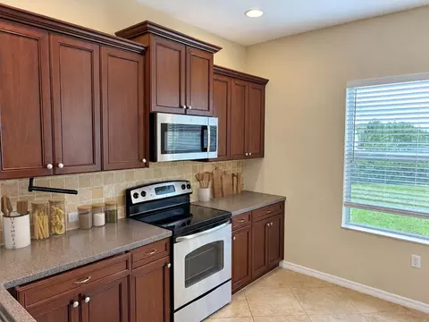 Kitchen - 11835 Crawford Parrish Ln, Parrish, FL 34219 photo 1 of 3