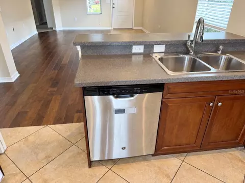 Kitchen - 11835 Crawford Parrish Ln, Parrish, FL 34219 photo 2 of 3