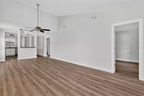 Living - 4 Cove Ln, Eustis, FL 32726 photo 3 of 6