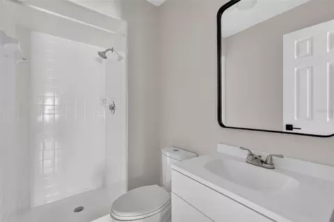 Bath - 4 Cove Ln, Eustis, FL 32726 photo 1 of 2