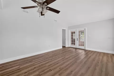 Living - 4 Cove Ln, Eustis, FL 32726 photo 5 of 6