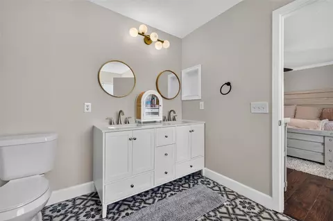 Bath - 10930 Subtle Trail Dr, Riverview, FL 33579 photo 3 of 7
