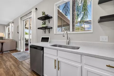 Kitchen - 10930 Subtle Trail Dr, Riverview, FL 33579 photo 6 of 8