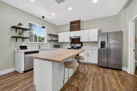 Kitchen - 10930 Subtle Trail Dr, Riverview, FL 33579 photo 3 of 8