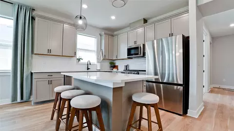 Kitchen - 10511 Spring Tide Way, Parrish, FL 34219 photo 2 of 3