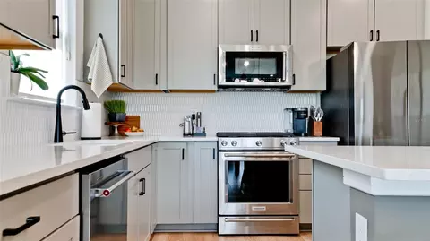 Kitchen - 10511 Spring Tide Way, Parrish, FL 34219 photo 1 of 3