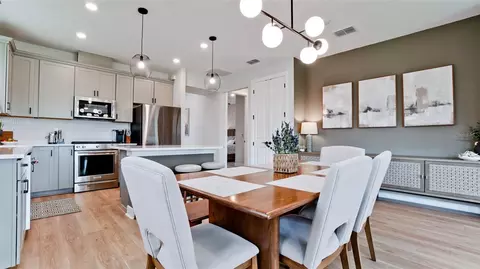 Dining - 10511 Spring Tide Way, Parrish, FL 34219 photo 2 of 3