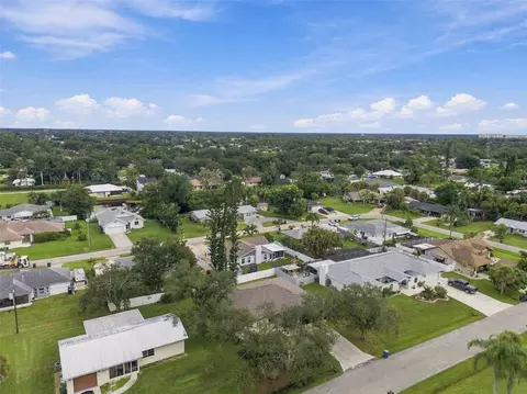 View/Area - 3671 Pine Rd, Venice, FL 34293 photo 3 of 14