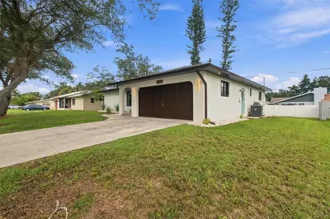 Exterior - 3671 Pine Rd, Venice, FL 34293 photo 5 of 14