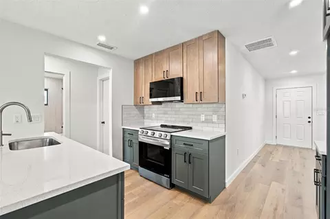 Kitchen - 3671 Pine Rd, Venice, FL 34293 photo 5 of 7