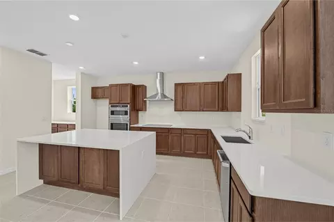 Kitchen - 30161 Emerald Forest Dr, Mount Dora, FL 32757 photo 3 of 3