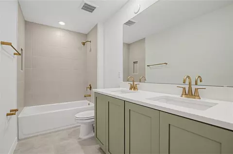 Bath - 30161 Emerald Forest Dr, Mount Dora, FL 32757 photo 2 of 5
