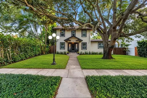 229 18th Ave NE, Saint Petersburg, FL 33704