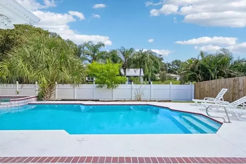 Exterior - 235 Overbrook Dr E, Largo, FL 33770 photo 9 of 9