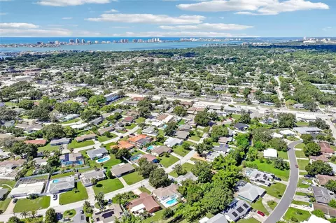 View/Area - 235 Overbrook Dr E, Largo, FL 33770 photo 2 of 4