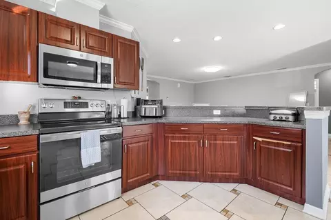 Kitchen - 1132 Shared Passion St, Ruskin, FL 33570 photo 4 of 4