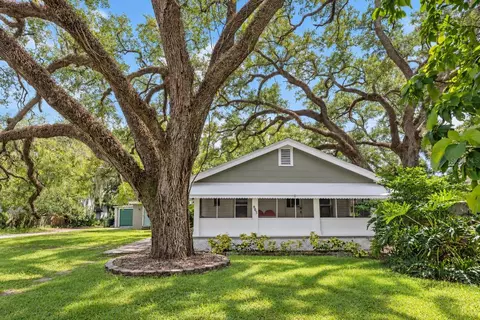 805 E Lambright St, Tampa, FL 33604