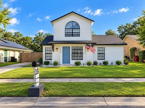 2705 Wilder Park Dr, Plant City, FL 33566
