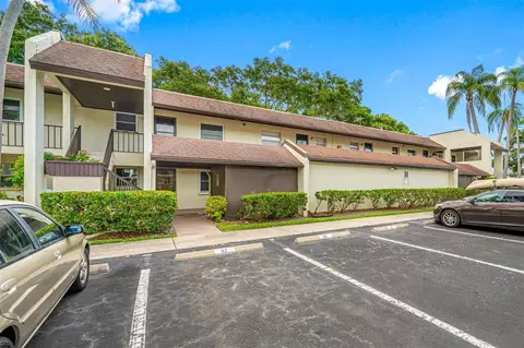 Other - 1100 E Bay Dr #82, Largo, FL 33770 photo 2 of 5