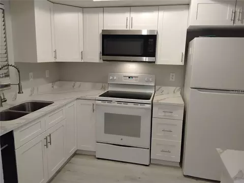 Kitchen - 1100 E Bay Dr #82, Largo, FL 33770 photo 1 of 4