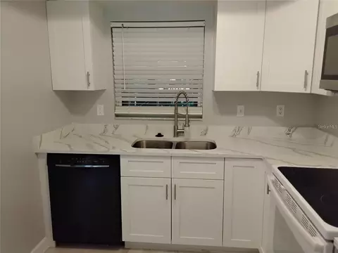 Kitchen - 1100 E Bay Dr #82, Largo, FL 33770 photo 2 of 4